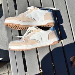 Women’s size 7 Madewell sneakers. Worn 1x until I realized I wasn’t hip enough.